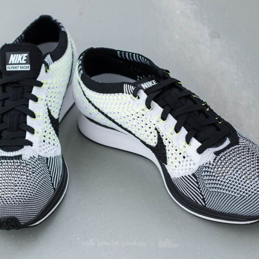 Nike flyknit racer black and white shop