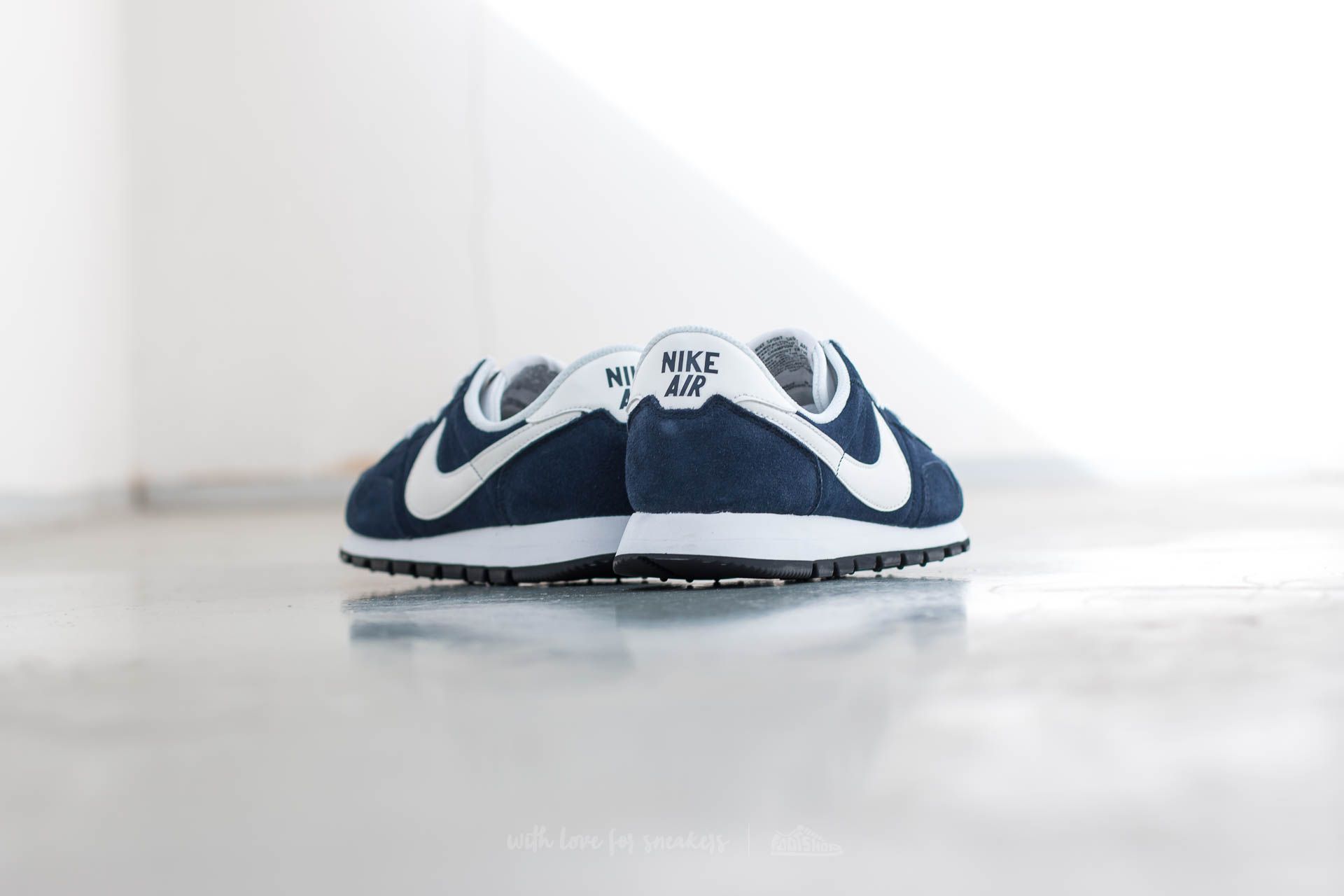 Férfi cipők Nike Air Pegasus 83 Leather Dark Obsidian/ Summit White