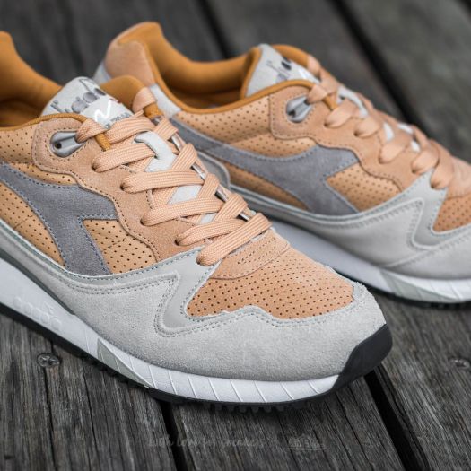 Diadora V7000 Premium