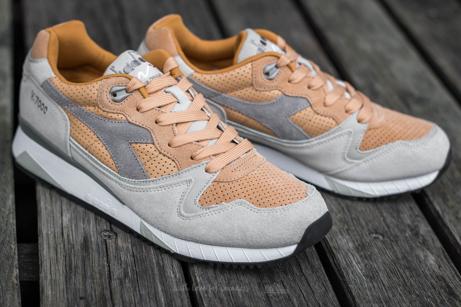 V7000 diadora 2025