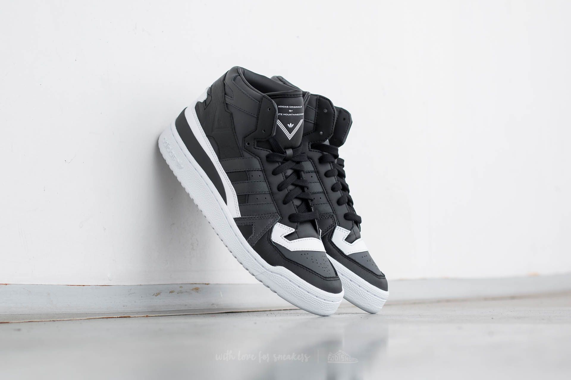 Adidas white clearance mountaineering forum mid