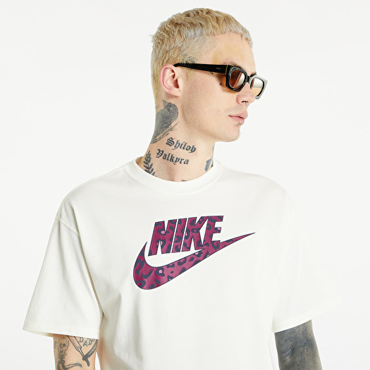 T shirts Nike Sportswear City Made Men s T Shirt Sail Footshop