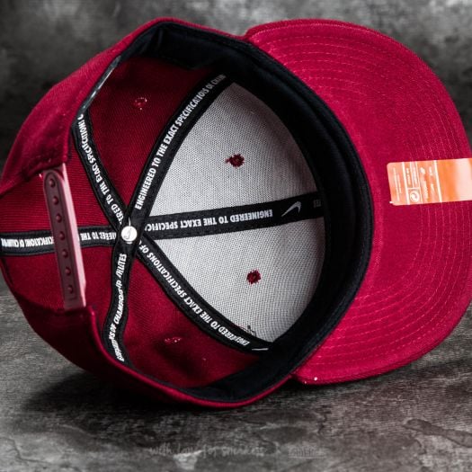 Caps Nike Futura True 2 Snapback Team Red Team Red Team Red White Footshop
