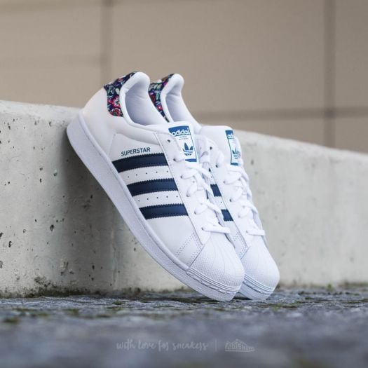 adidas Superstar W