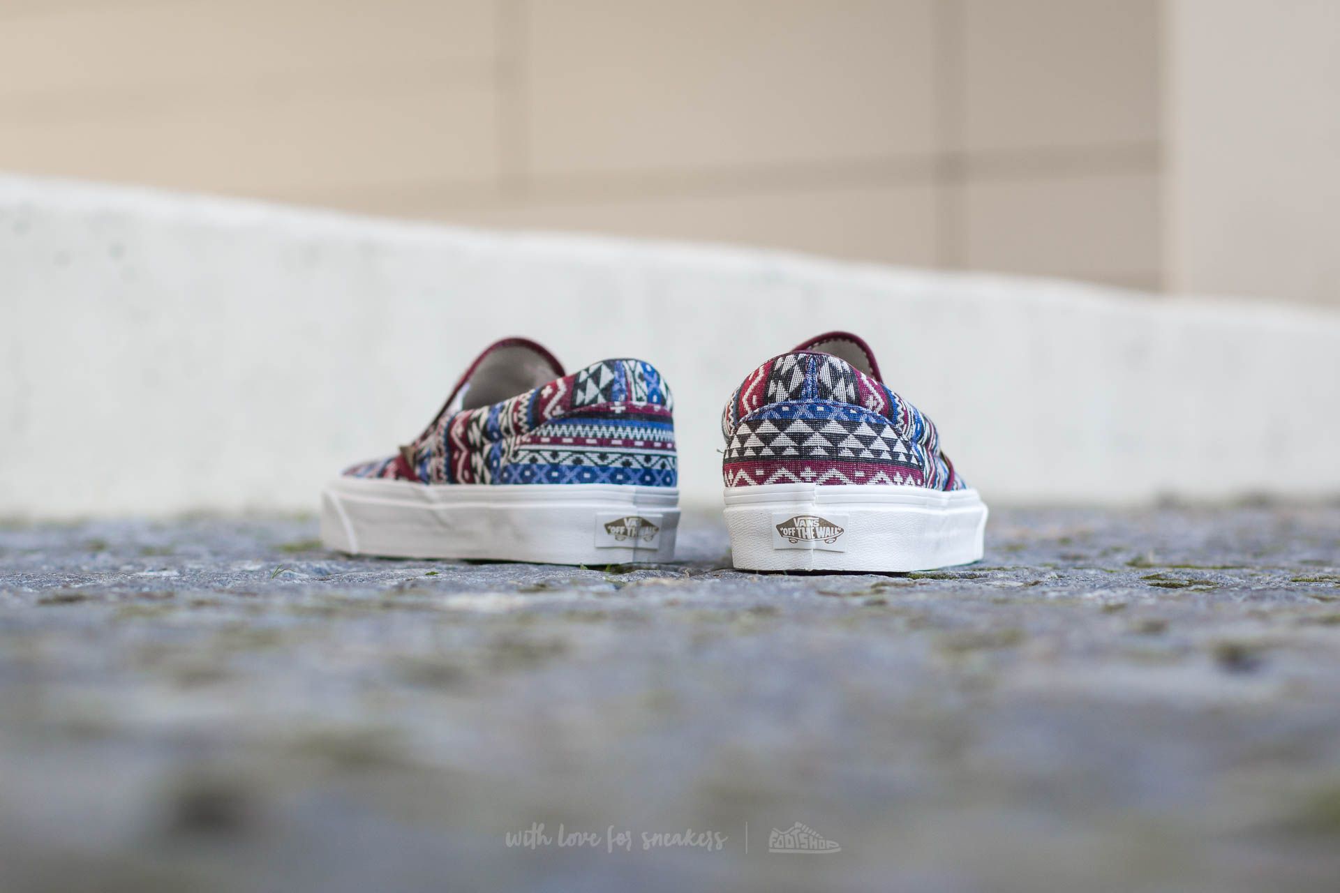 Vans off the wall blanket online
