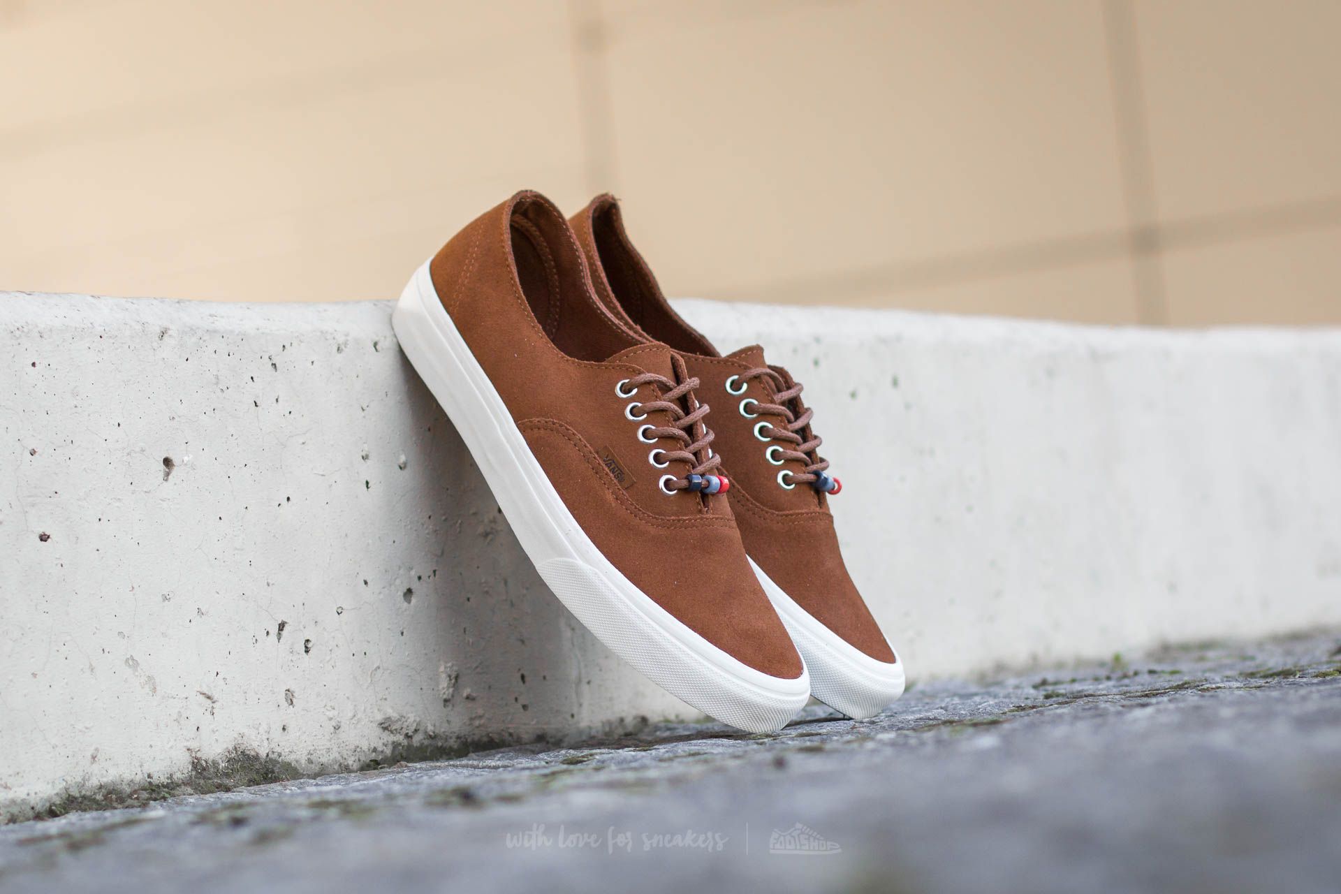 Skor för kvinnor Vans Authentic Decon (Suede) Monks Robe/ Blanc de Blanc