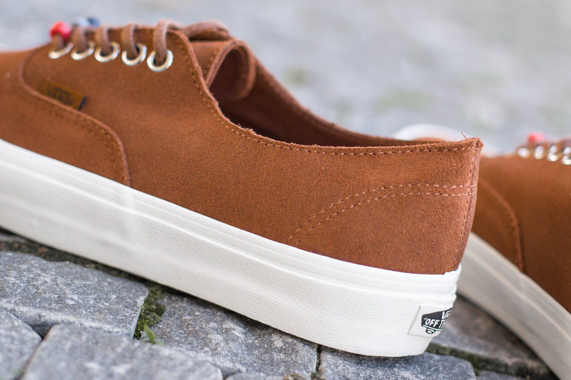 Vans authentic decon sale (scotchgard) monk's robe
