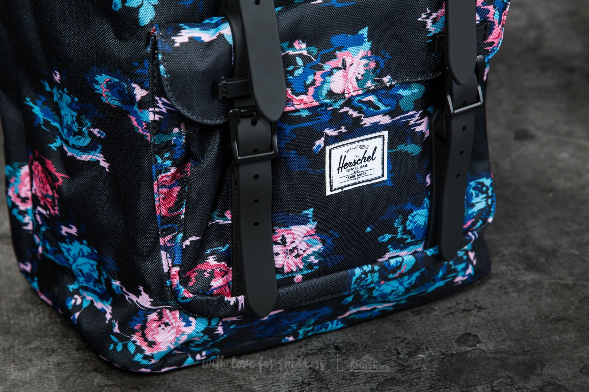 Herschel little america clearance floral