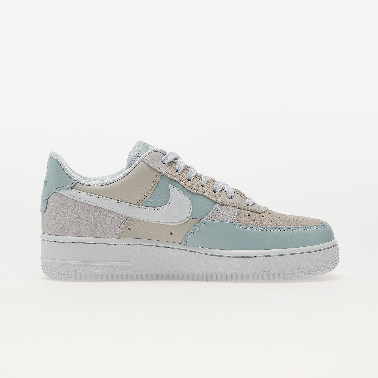 Naisten kengät Nike W Air Force 1 07 Low NH1 Football Grey/ Aura-Ocean Cube