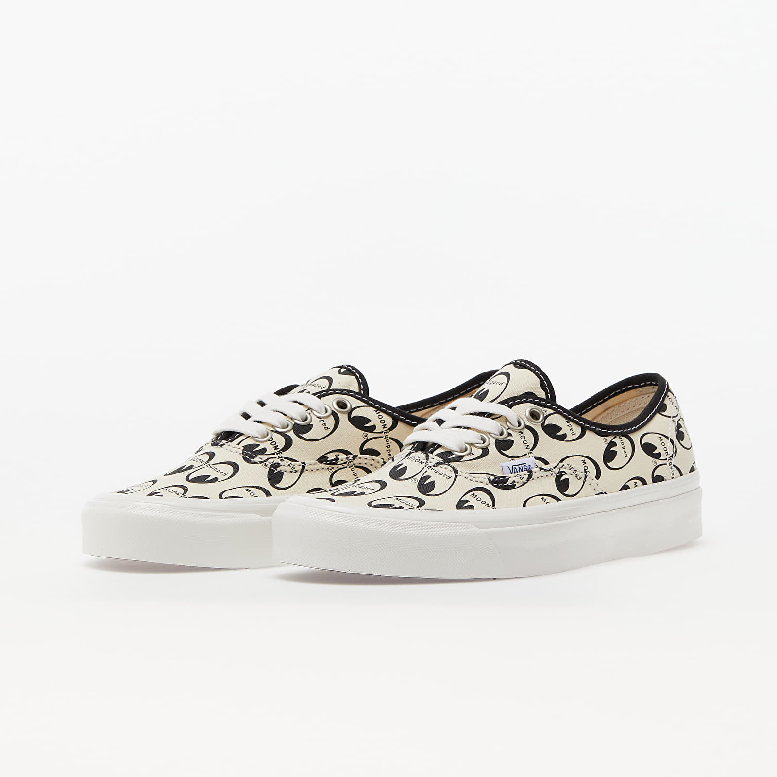 Men s shoes Vans Authentic 44 DX Anaheim Factory Mooneyes White