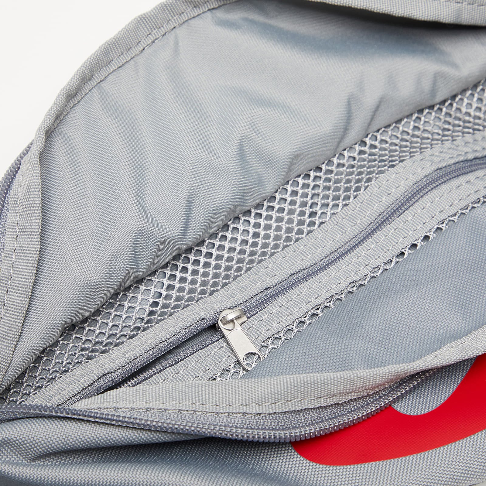 Heuptassen Nike Heritage Hip Pack Particle Grey/ University Red