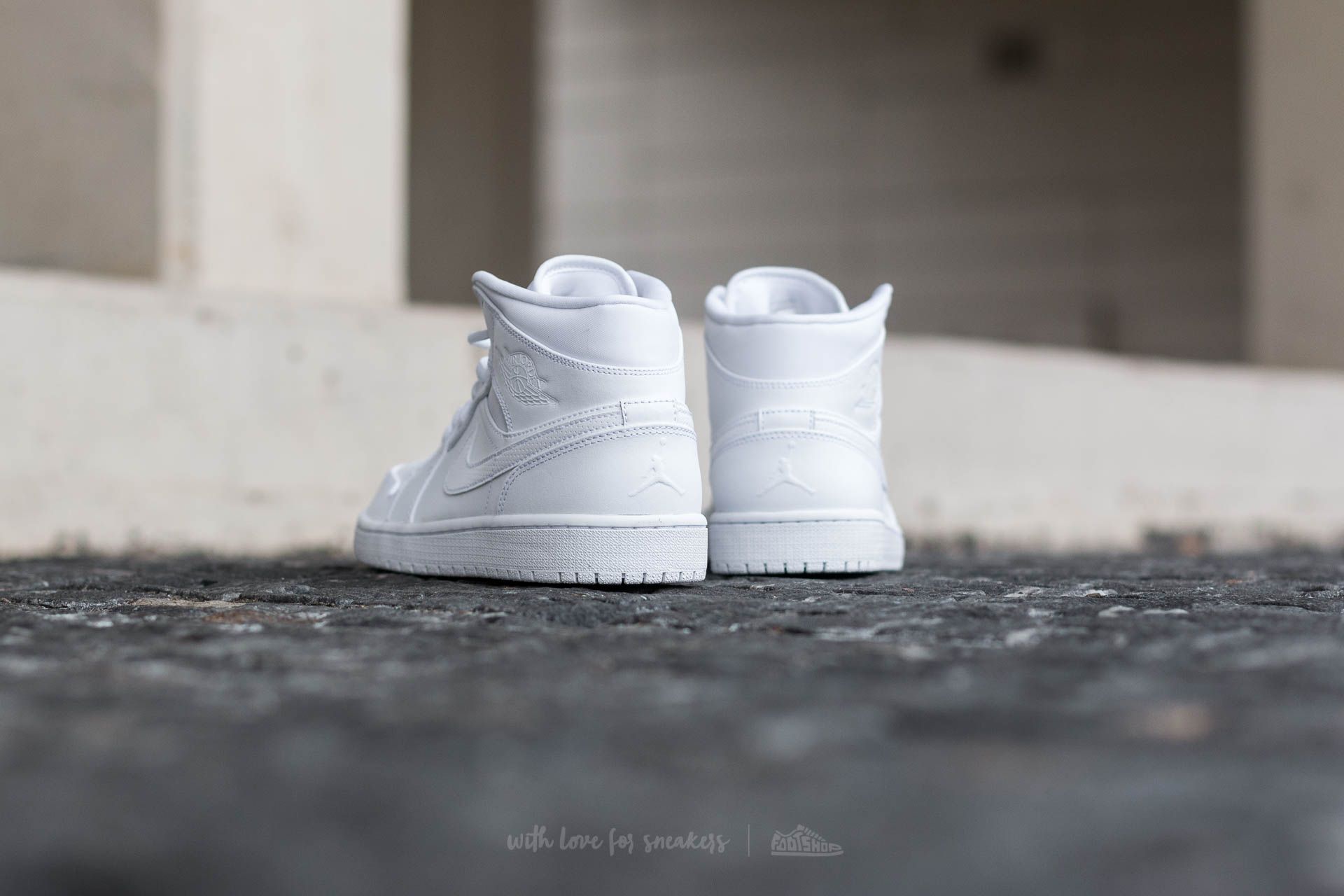 Jordan 1 mid pure store white