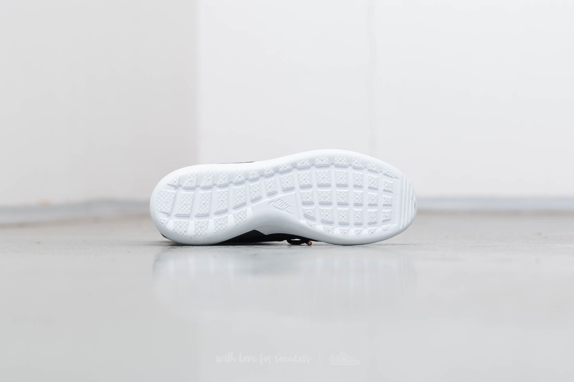 Damen Sneaker und Schuhe Nike W Roshe Two Hi Flyknit Black/ Black-White