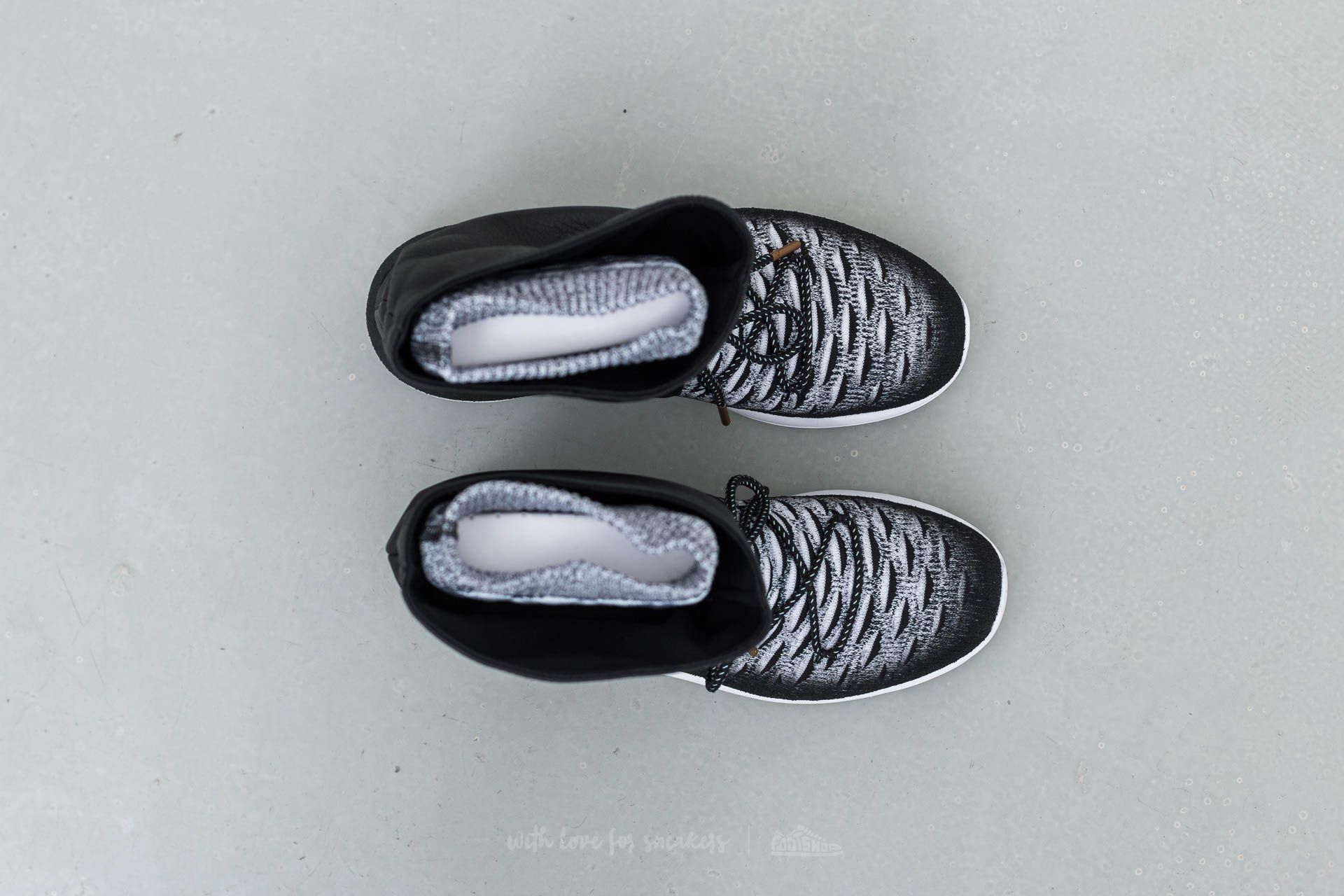 Damen Sneaker und Schuhe Nike W Roshe Two Hi Flyknit Black/ Black-White