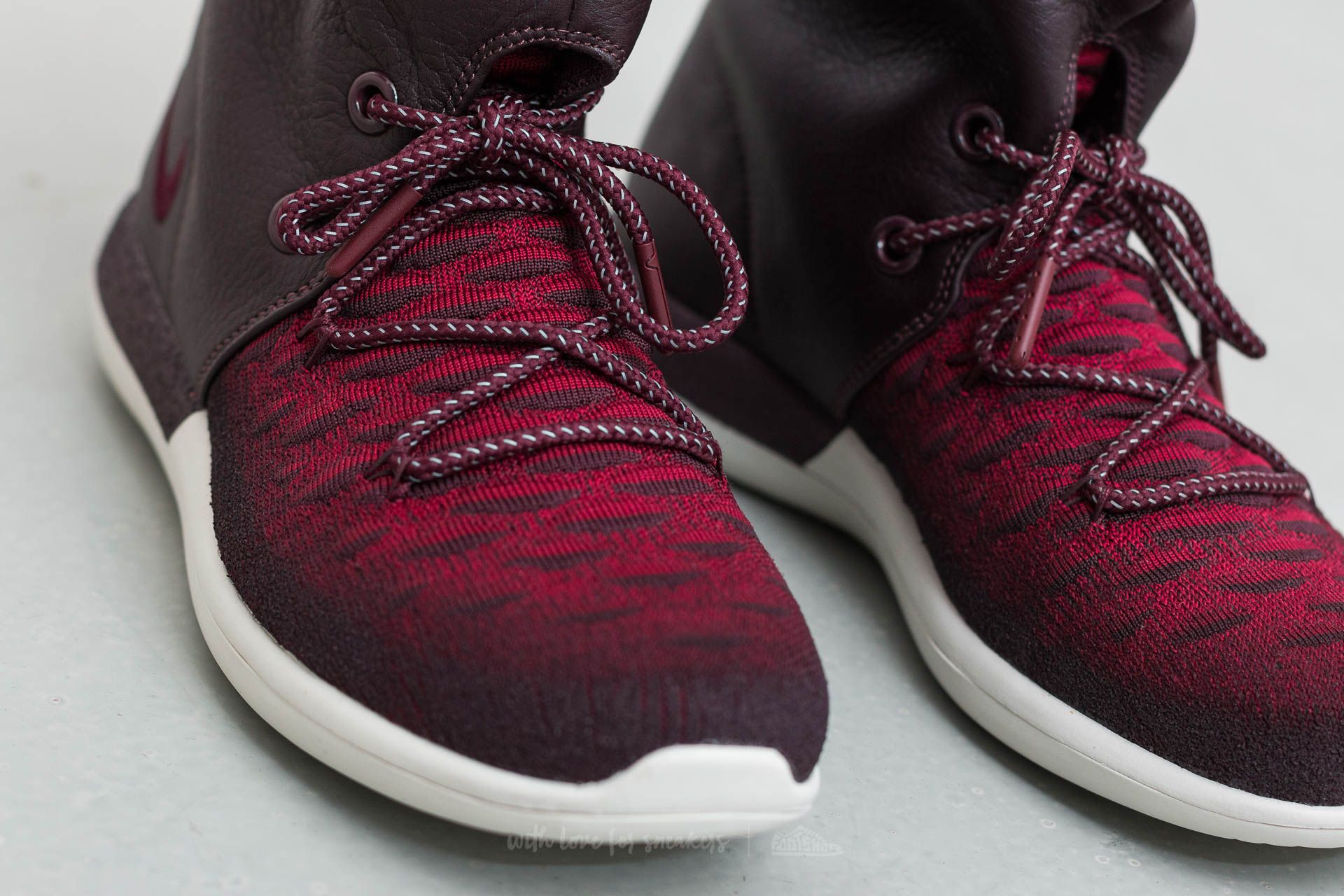 Dámské tenisky a boty Nike W Roshe Two Hi Flyknit Deep Burgundy/ Deep Burgundy