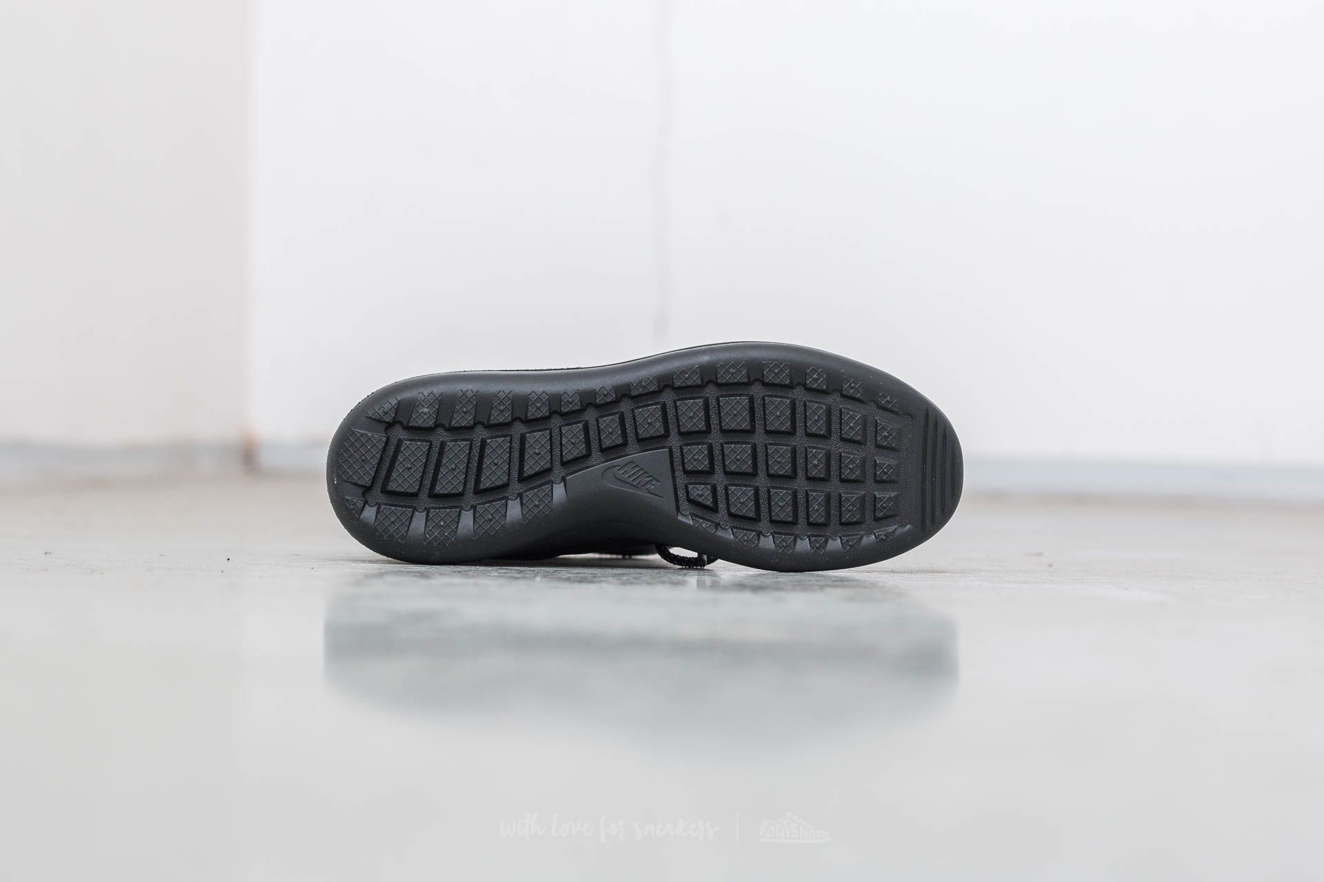Damen Sneaker und Schuhe Nike W Roshe Two Hi Flyknit Black/ Black-Dark Grey