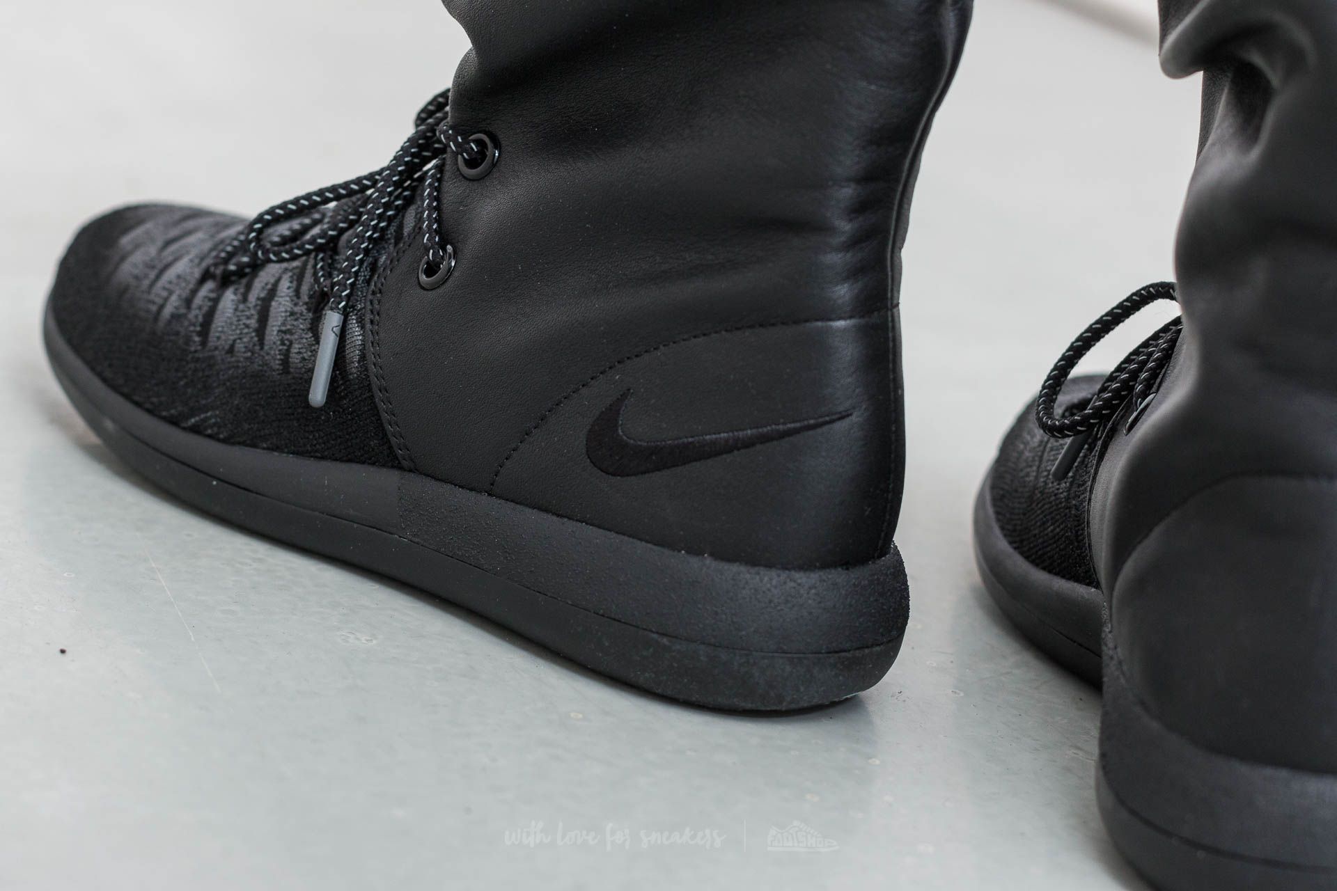 Damen Sneaker und Schuhe Nike W Roshe Two Hi Flyknit Black/ Black-Dark Grey