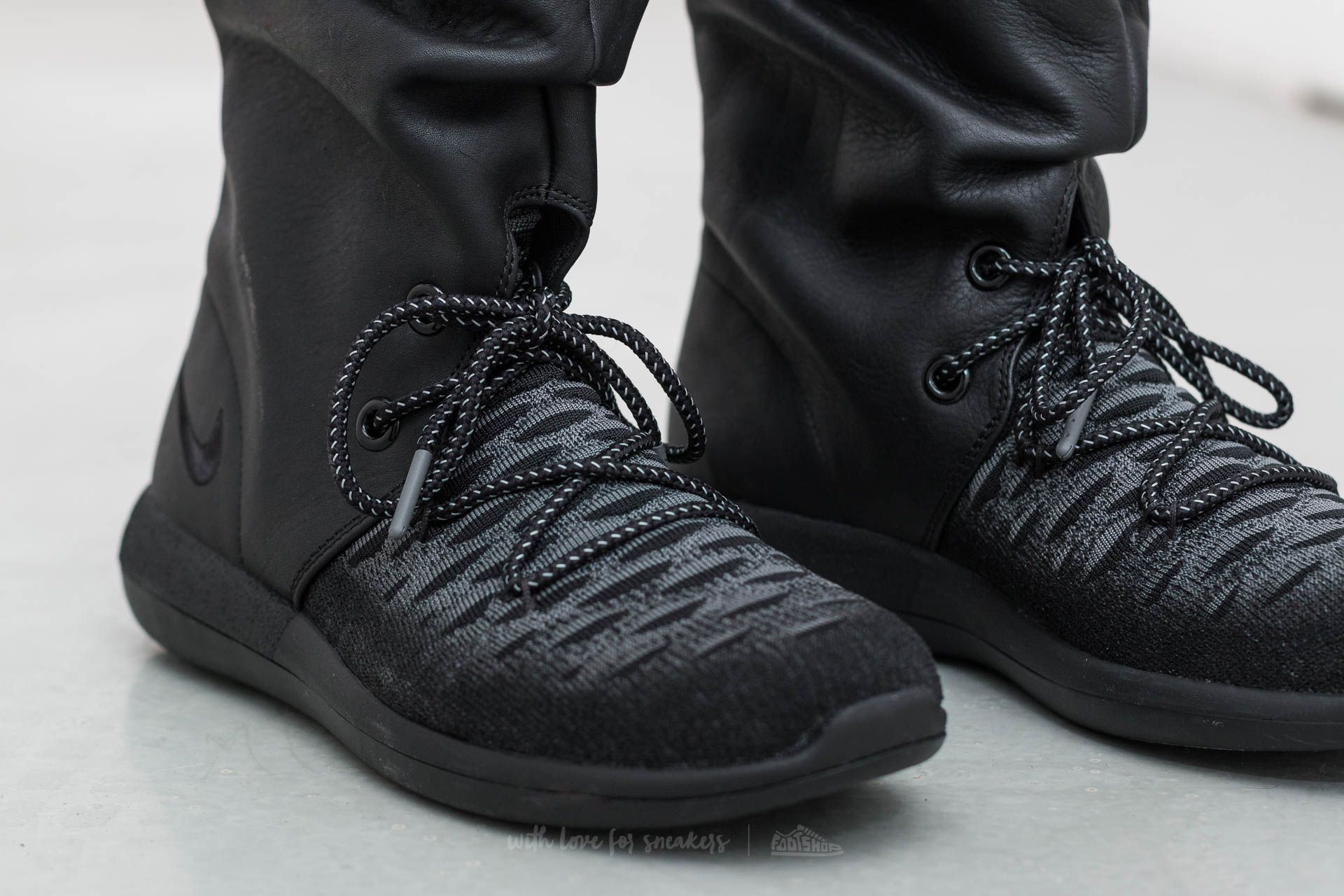 Damen Sneaker und Schuhe Nike W Roshe Two Hi Flyknit Black/ Black-Dark Grey