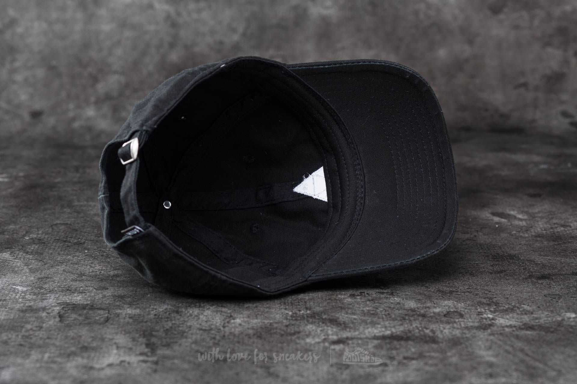 HUF Apparel Triple Triangle Curved Brim Cap Black | Footshop