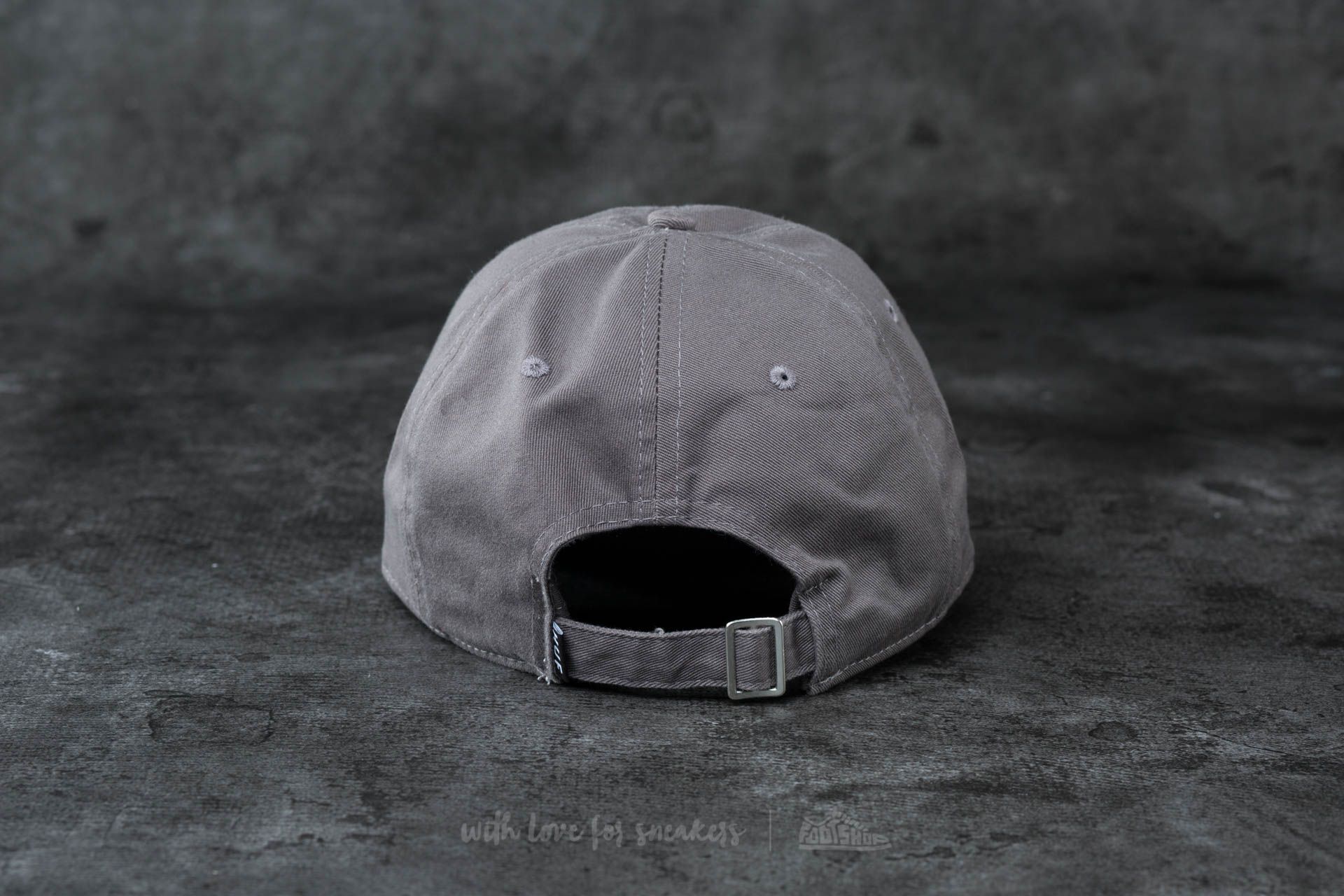 Kšiltovky HUF Apparel Triple Triangle Curved Brim Cap Grey