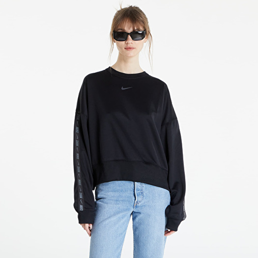 Nike crew neck sweatshirt with pockets outlet