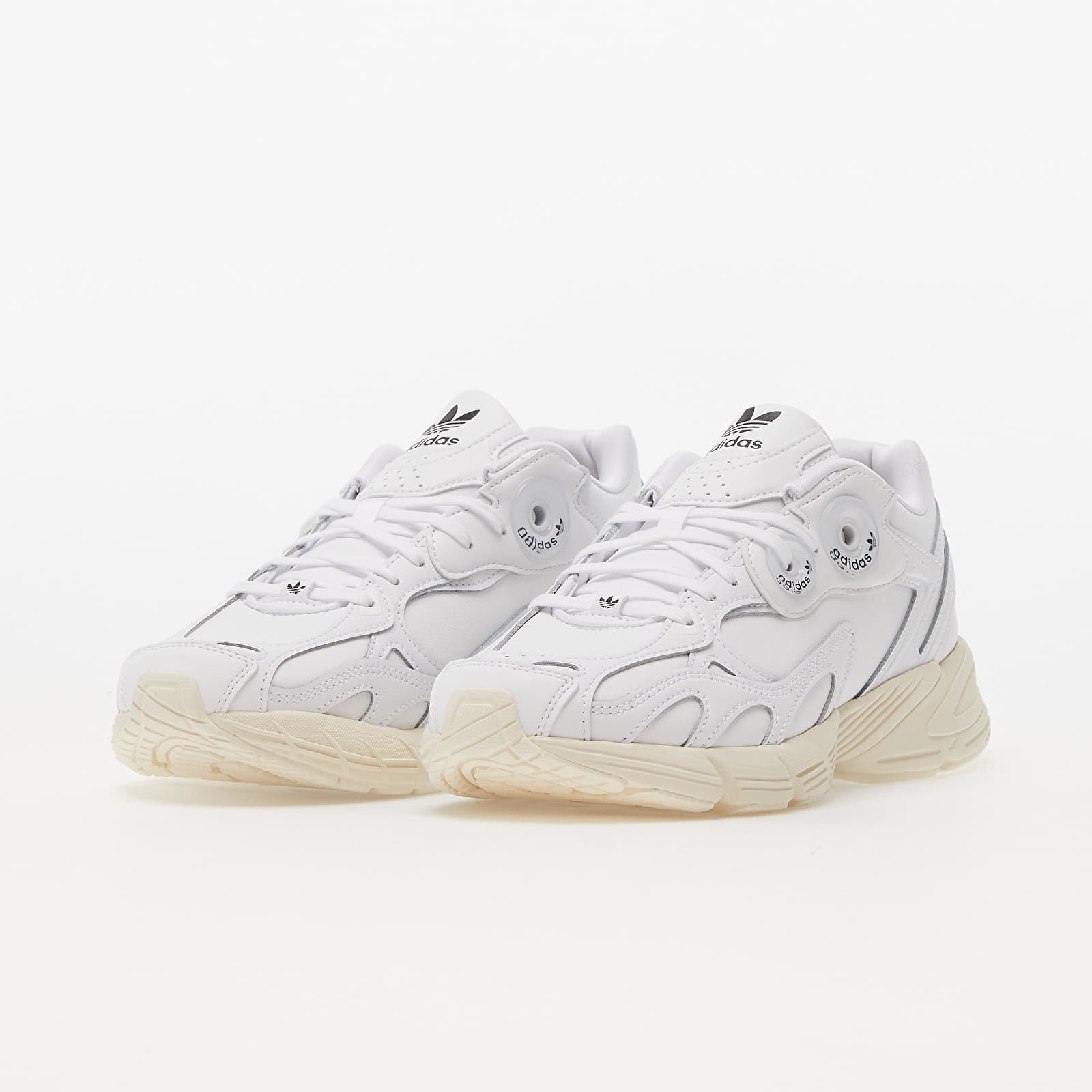 Sapatos de mulher adidas Astir W Ftw White/ Ftw White/ Off White