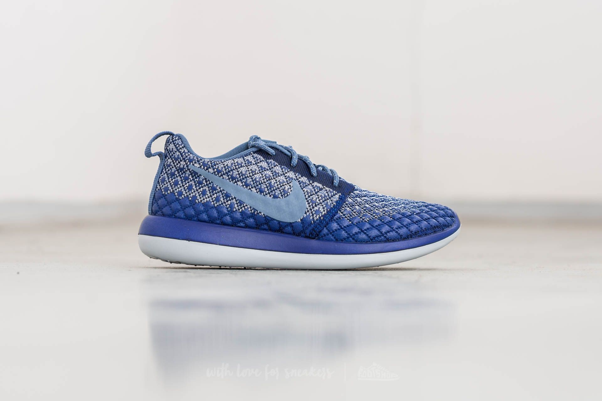 Women s shoes Nike W Roshe Two Flyknit 365 Deep Royal Blue Ocean Fog Footshop