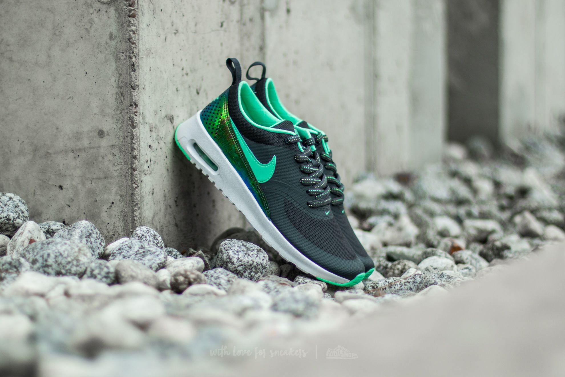 Frauen Nike Air Max Thea SE GS Anthracite Green Glow Footshop
