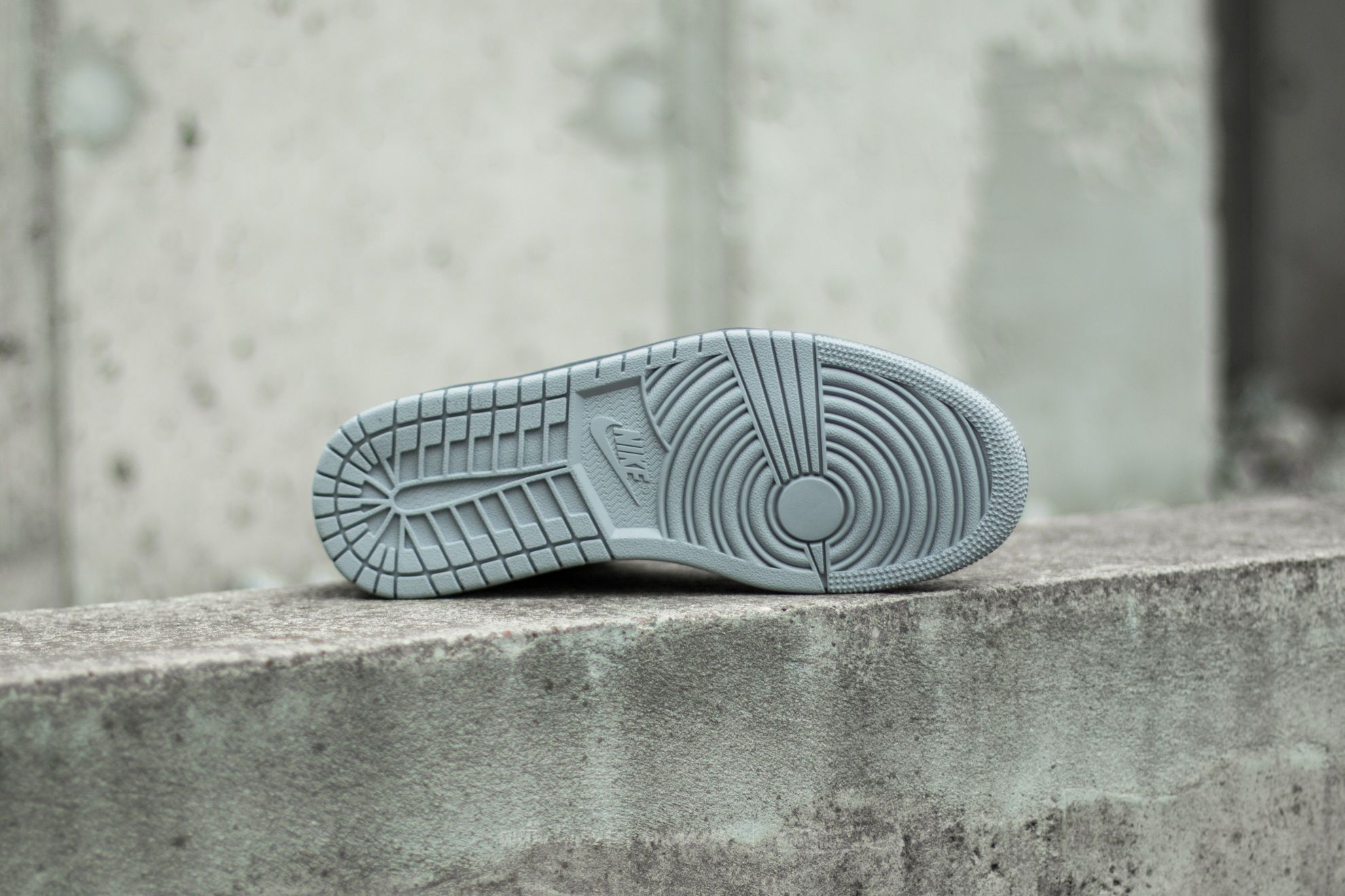 Jordan 1 flight 4 grey sale