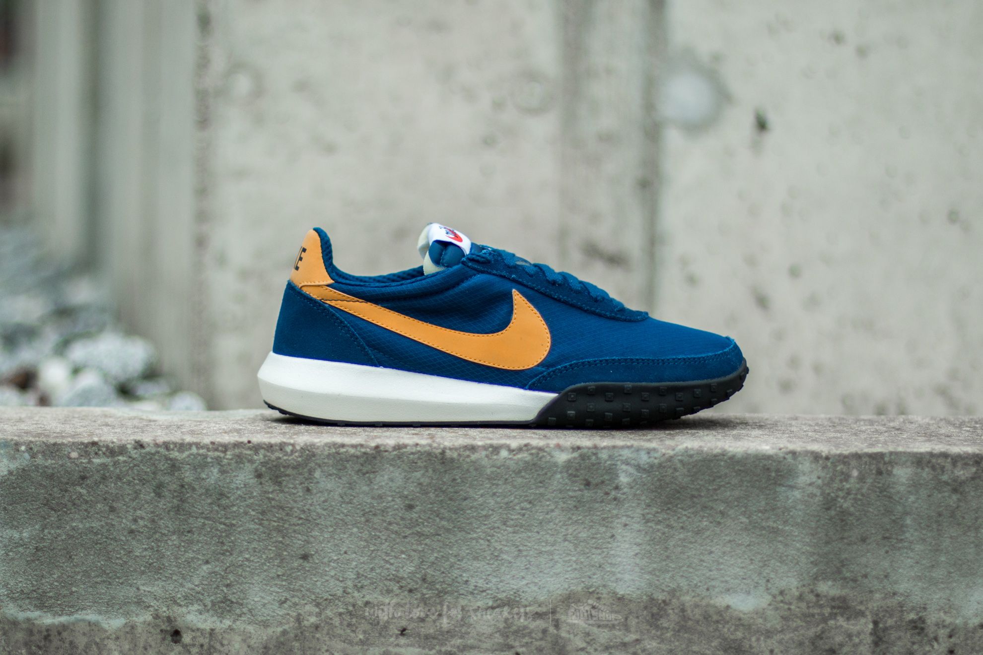 Men s shoes Nike Roshe Waffle Racer NM Coastal Blue Gold Leaf Footshop