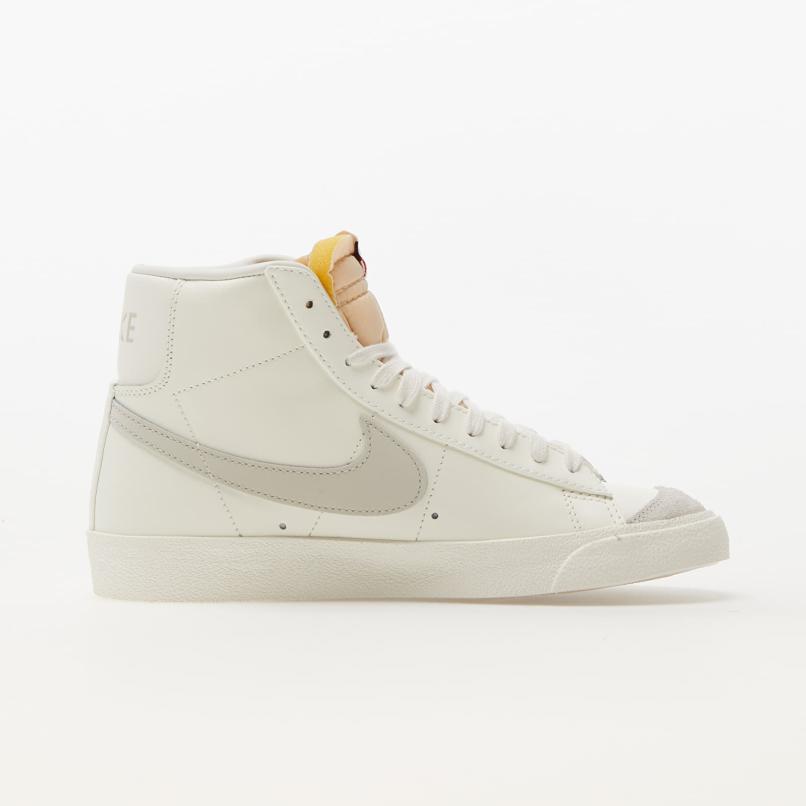 Women's shoes Nike W Blazer Mid '77 Vintage Sail/ Light Bone-Sail-Black
