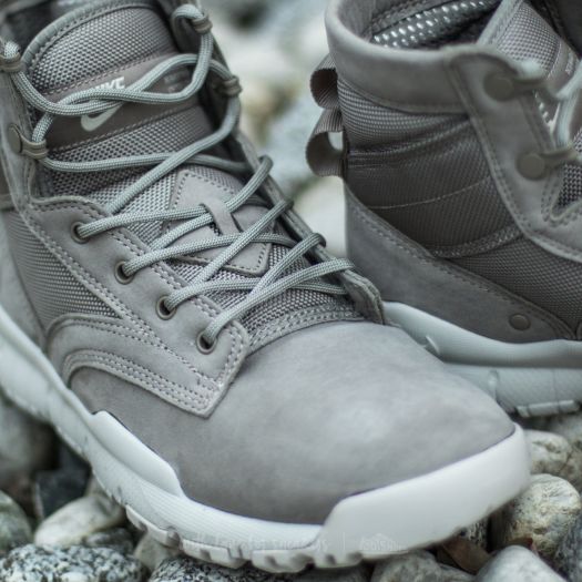 Nike sfb grey top