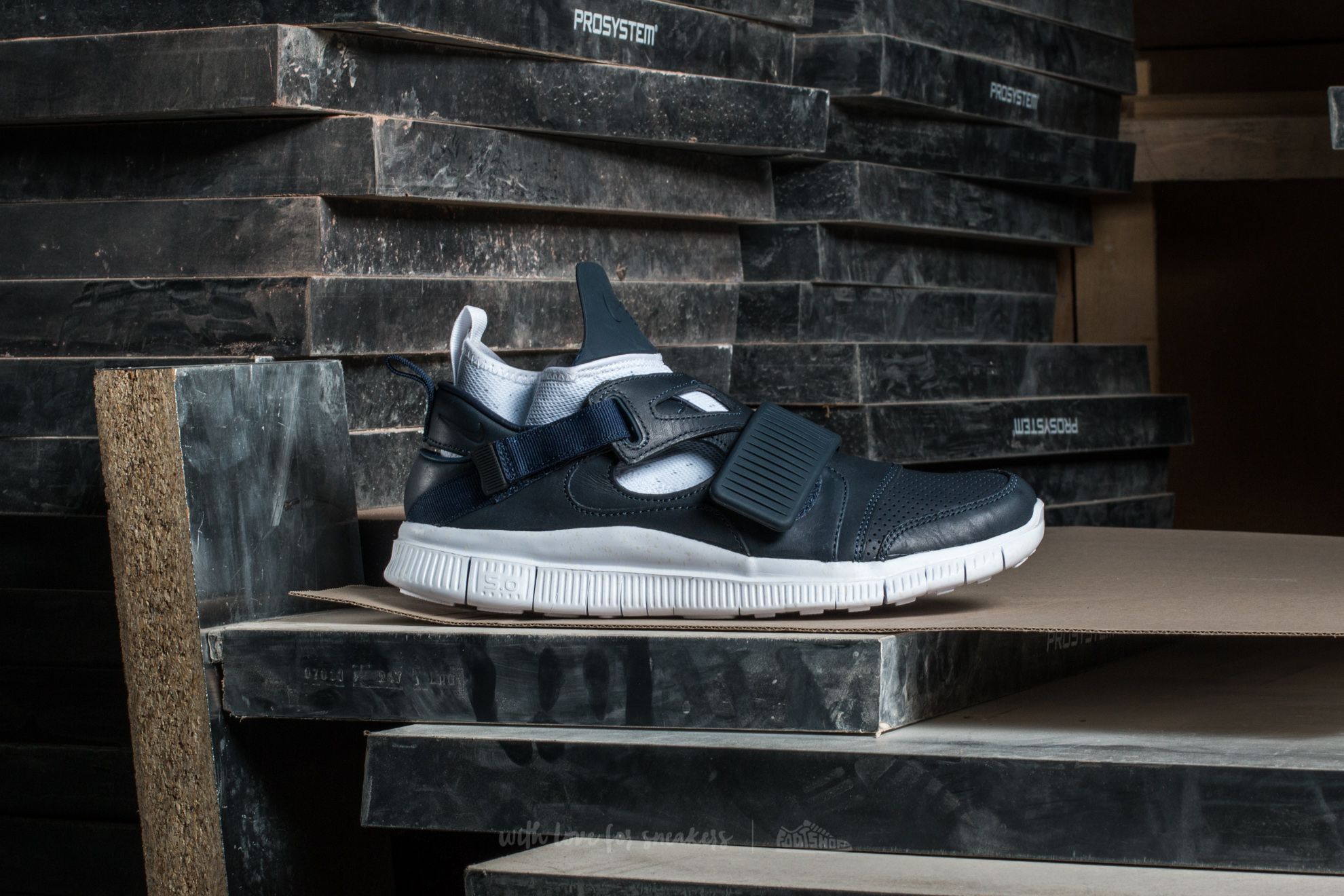 Pánské tenisky a boty Nike Free Huarache Carnivore SP Obsidian/ White-Catalina-Black