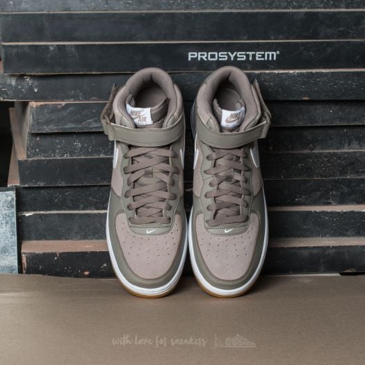 Nike air force 1 '07 trainers in taupe suede best sale