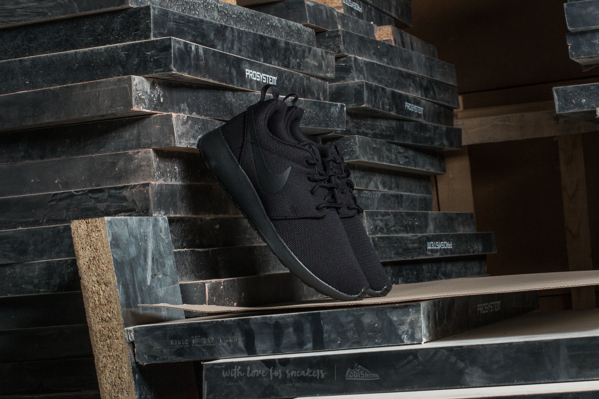Scarpe Nike W Roshe One Black/ Black-Dark Grey