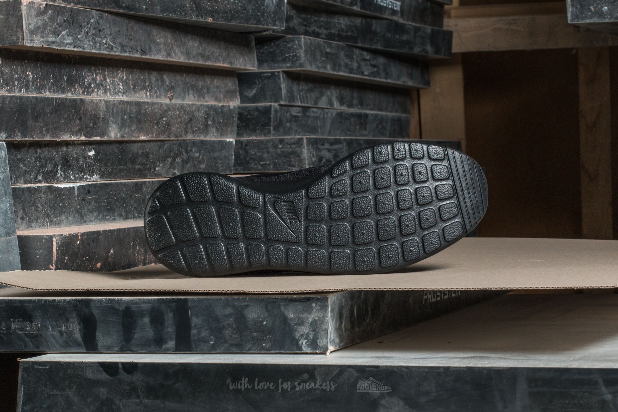 Scarpe Nike W Roshe One Black/ Black-Dark Grey