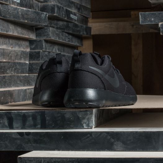 Roshe one triple black womens clearance