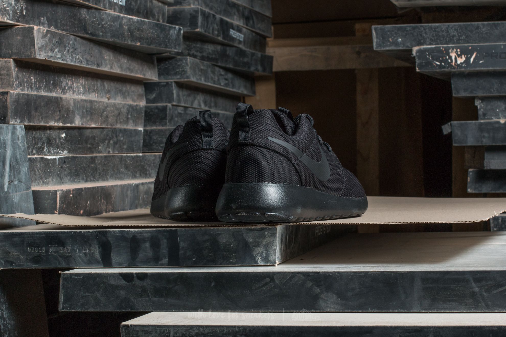 Scarpe Nike W Roshe One Black/ Black-Dark Grey