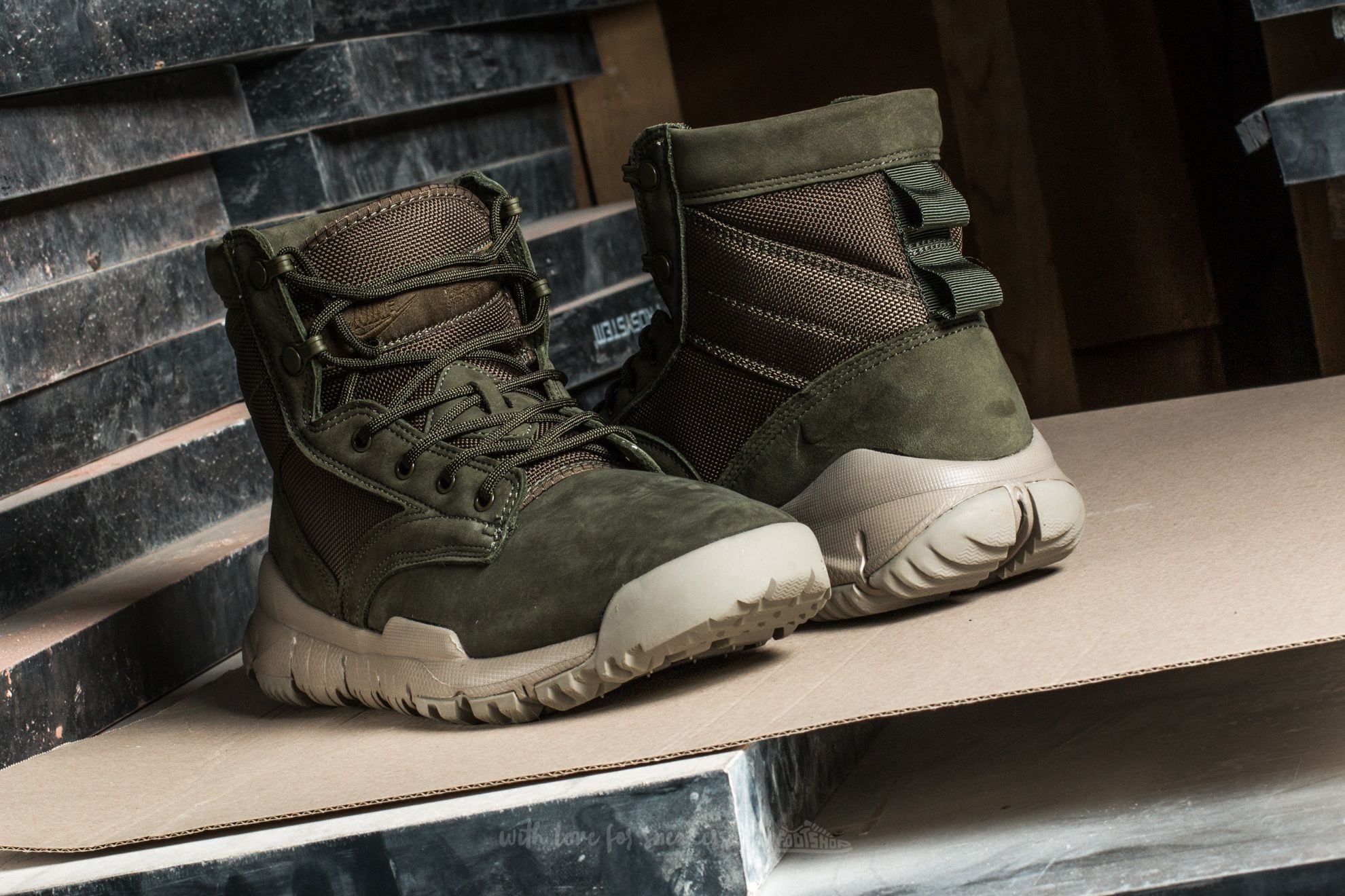Men's shoes Nike Sfb 6