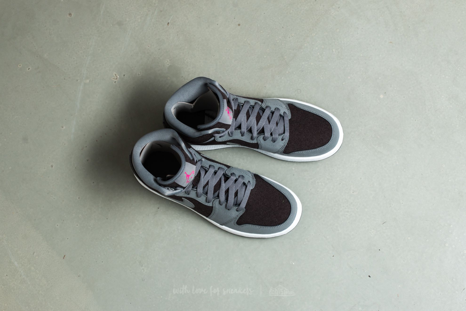 Women's shoes Air Jordan 1 Retro High (GG) Cool Grey/ Vivid Pink-Black