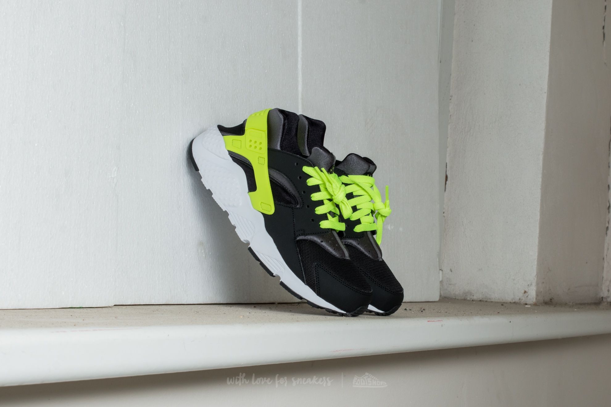 Dámske topánky a tenisky Nike Huarache Run (GS) Black/ Volt-Dark Grey-White