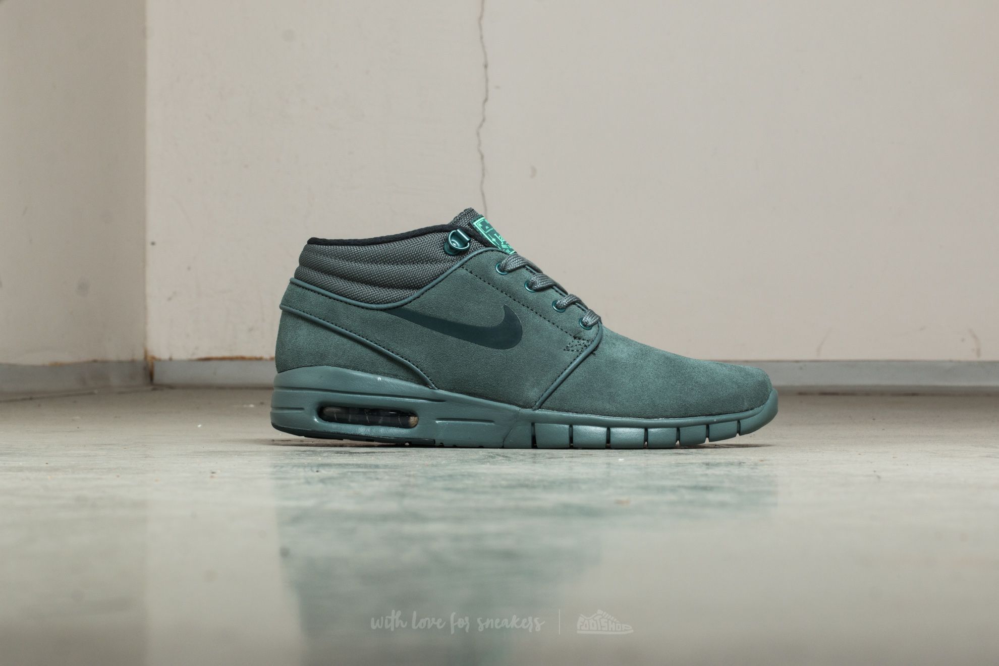 Nike stefan janoski mid max store