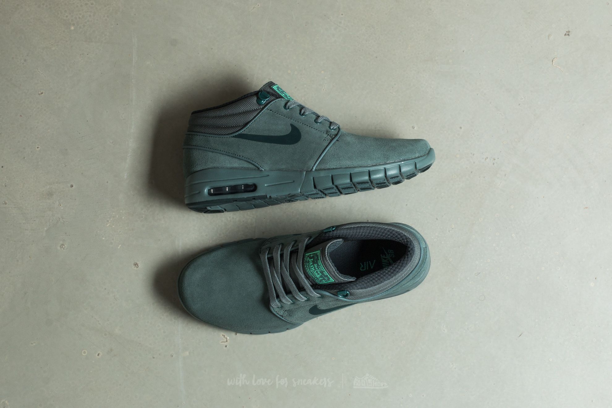 Nike janoski max mid leather sales
