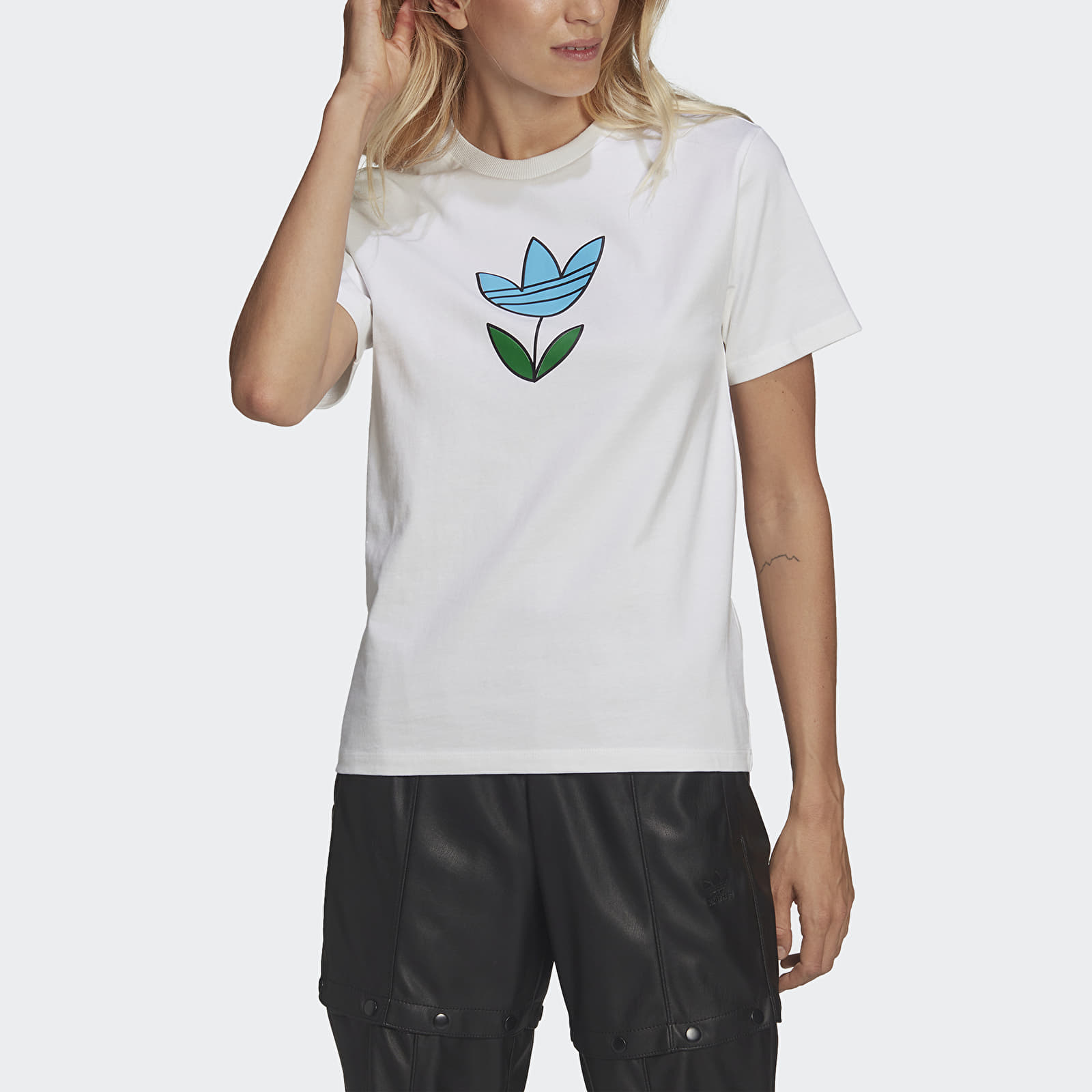 Tシャツ・カットソー adidas Sneakers Logo Tee White IZ2573 Adidas Training Supply Sports Tee 3 Men's Casual T-Shirts