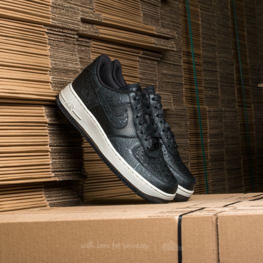 Nike Wmns Air Force 1 07 Premium Essential