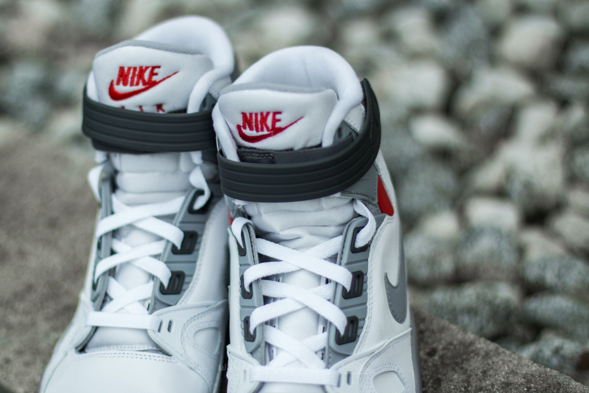 Nike air pressure retro white cement grey hotsell