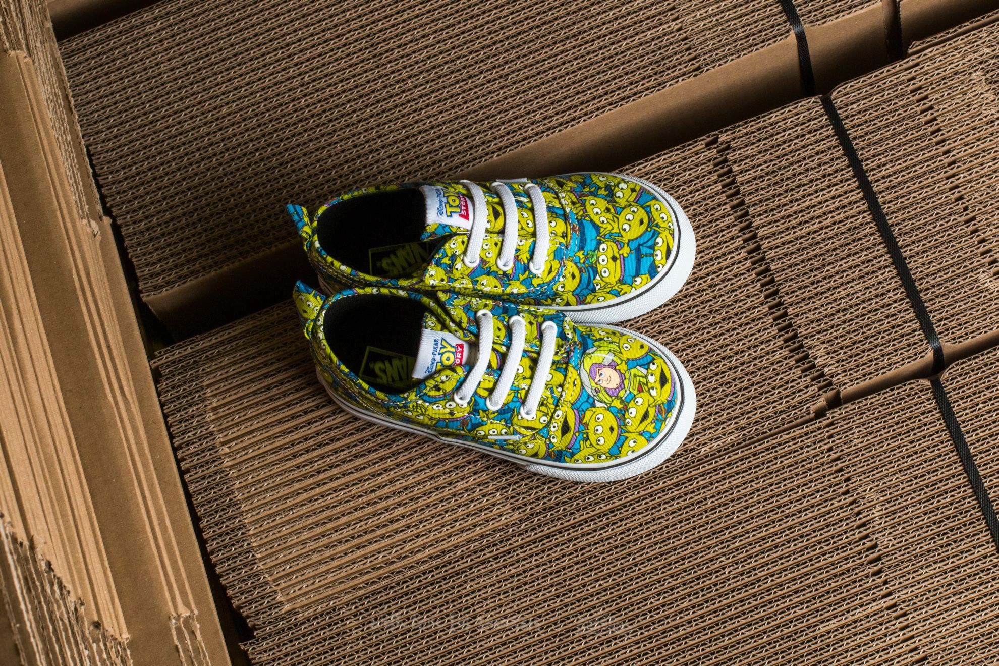 Sneaker und Schuhe für Kinder Vans Authentic V Lace (Toy Story) Aliens/ True White