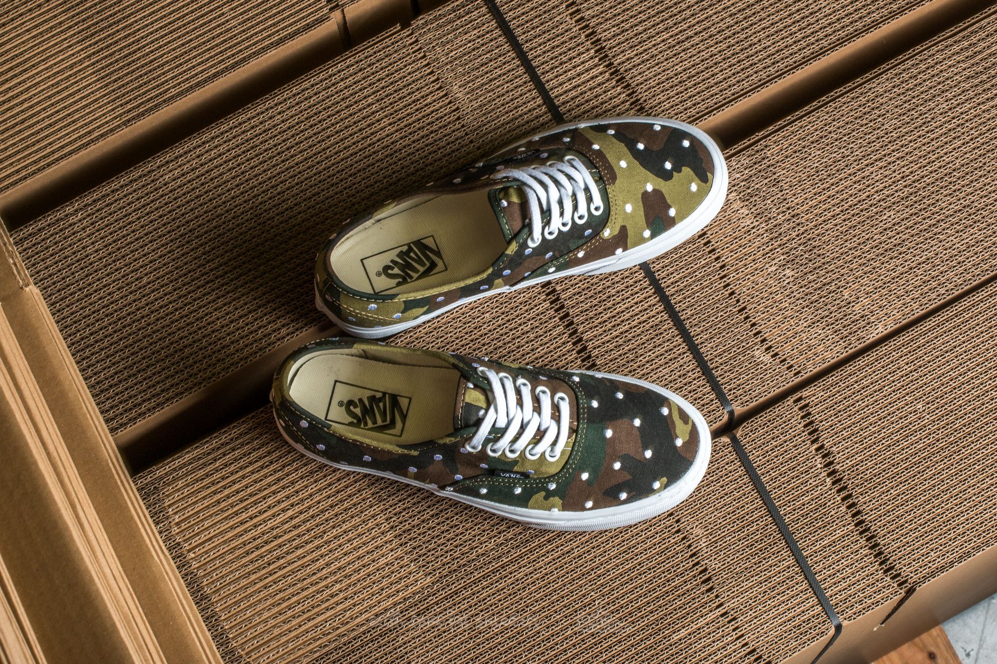 Zapatillas mujer Vans Authentic Camo Polka Dot Woodland/ True White