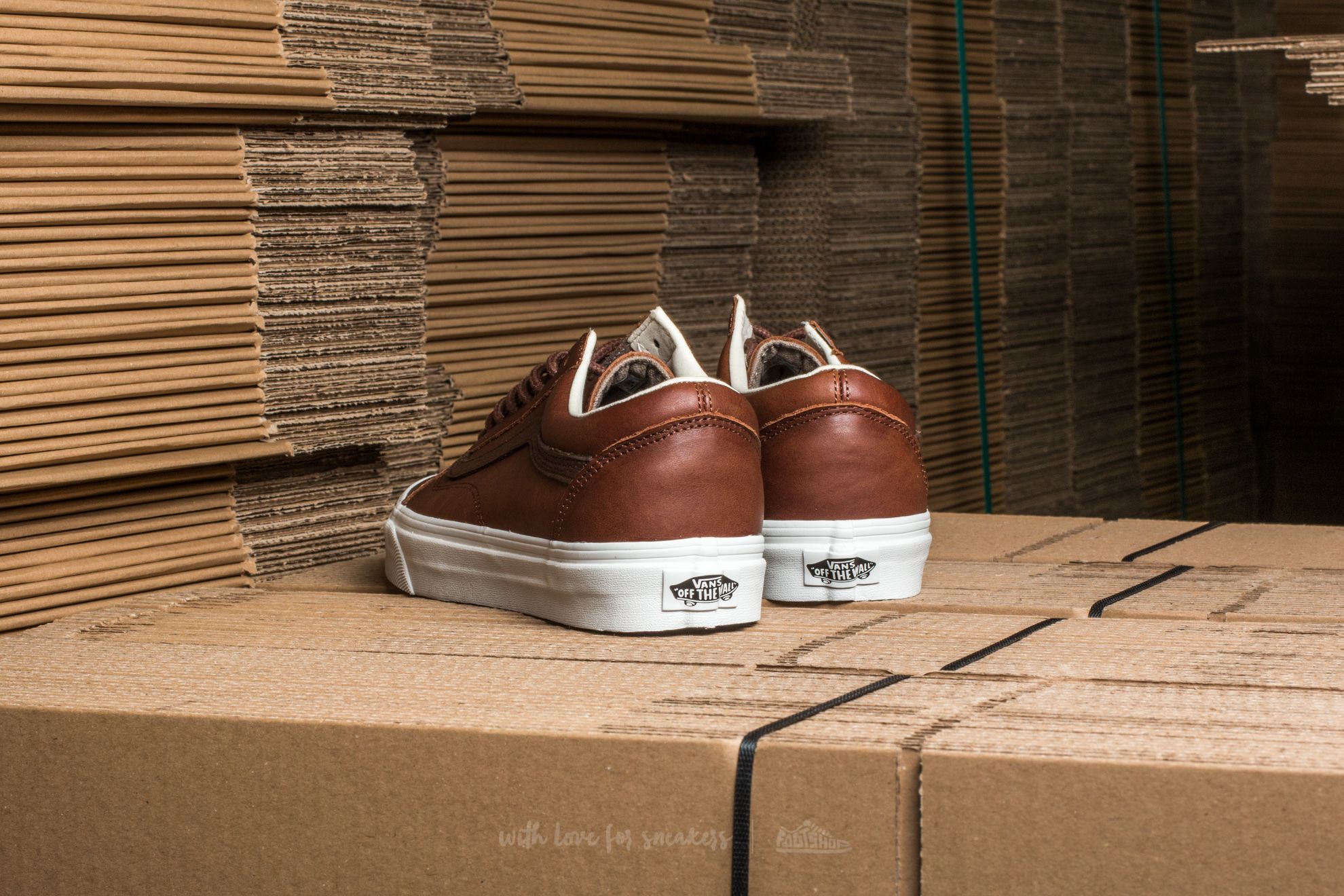 Men s shoes Vans Old Skool Leather Dachshund Potting Soil Footshop