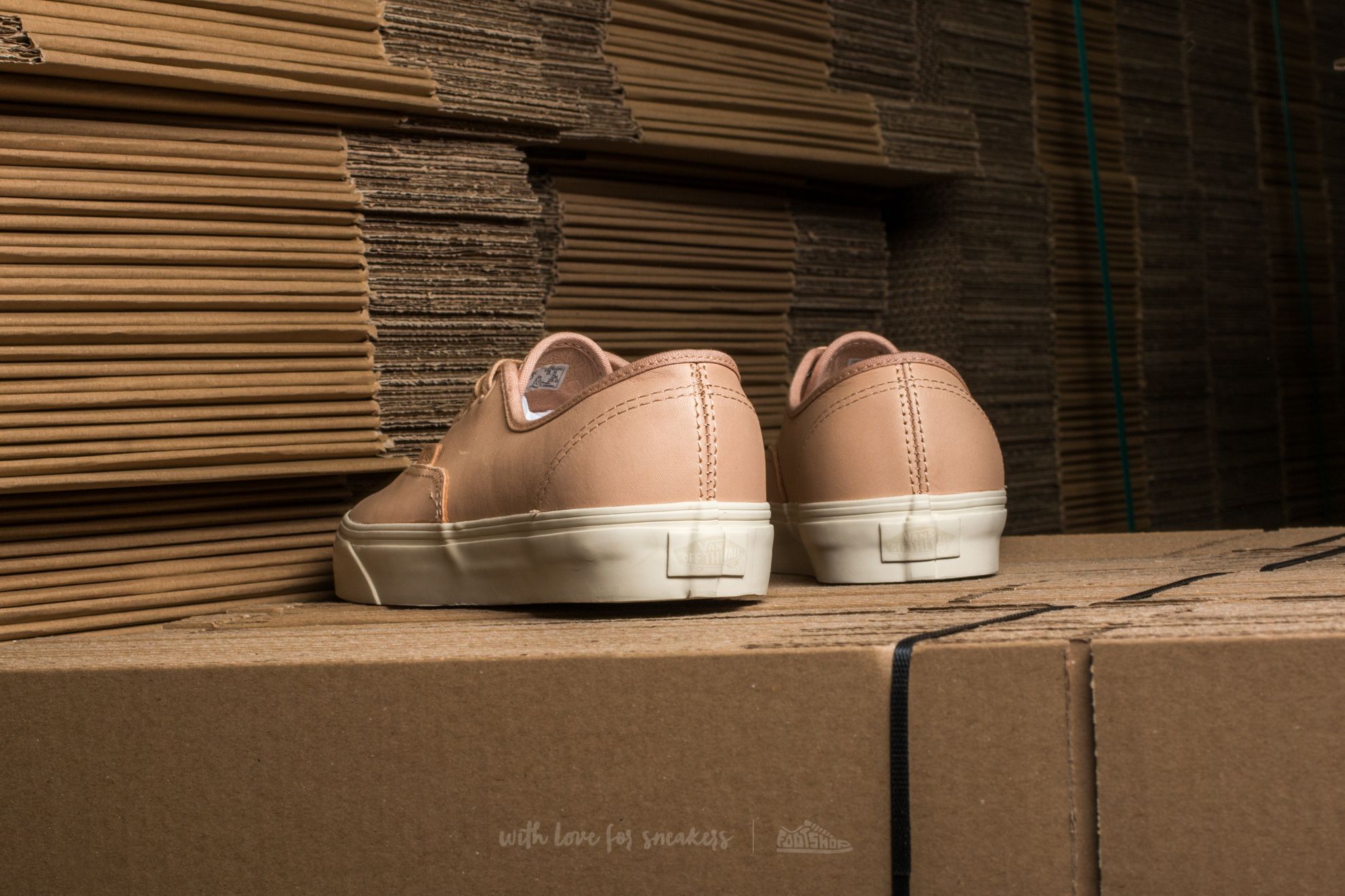 Vans authentic dx tan hot sale